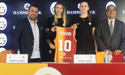 Galatasaray Kadın Voleybol Takımı'nın forma sırt sponsoru Hammer Jack oldu