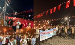 İzmir'de 9 Eylül coşkusu! Meşaleler yakıldı, Türk bayrağı omuzlarda taşındı