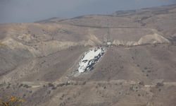 600 ton taşla yapılan ve uzaydan görülebilen Atatürk portresi yenilendi