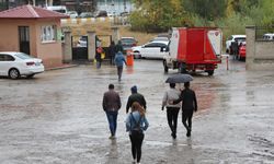 Ağrı’da sağanak yağış vatandaşları zor durumda bıraktı