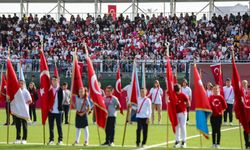 Aliağa Cumhuriyet için Atatürk Stadında koştu