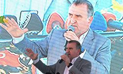 Bakan Bak, Antalyaspor yeni başkanı Sinan Boztepe'yi tebrik etti