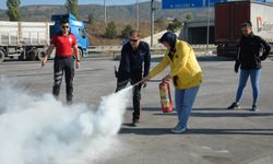 Bozüyük Belediyesi İtfaiyesi’nden işyeri personellerine yangın eğitimi