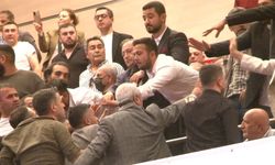 CHP İstanbul İl Kongresi'nde arbede çıktı