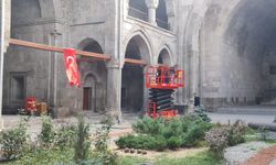 Çifte Minareli Medrese bir hafta ziyaretçilere kapalı