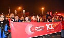 Cumhuriyet'in 100. yılında atlı ve meşaleli fener alayı geçişi yapıldı