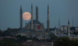 Edirne'de Selimiye Camii ile dolunay manzarası mest etti