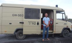 Eski ambulansı karavanaya çeviren Belçikalı turist, Meke Gölü'nde mola verdi