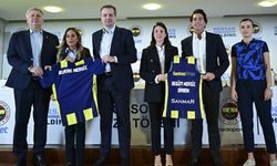 Fenerbahçe voleybol takımlarının forma kol yanı sponsoru belli oldu