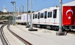 İlk yerli ve milli sürücüsüz metro aracı raylara indirildi