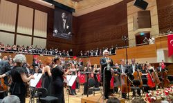 İzmir Devlet Senfoni Orkestrası ile Devlet Opera ve Balesi Korosu'ndan Cumhuriyet Bayramı konseri