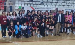 Liselerde voleybol heyecanı