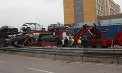 Sıfır araçların yüklü olduğu TIR makaslama yaptı