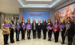 CHP İzmir’in Kadınlarından 25 Kasım’da sert açıklama: Laik düzen tehlike altında