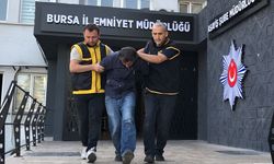 Bursa'da Trabzonspor formalı çocuğun yüzüne biber gazı sıkan bisikletli yakalandı