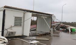 Çınarcık ve Esenköy’deki balıkçı barınakları fırtınada yıkıldı