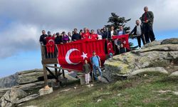 Cumhuriyet’in 100. yılında 100 öğretmen Çataldağ zirvesinde