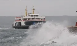 Güney Marmara'da feribot seferlerine fırtına engeli