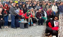 Kalp krizi geçiren polis öldü; cenazede eşi fotoğrafına sarılarak gözyaşı döktü