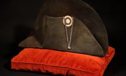 Napolyon'un şapkası 1,9 milyon euroya alıcı buldu