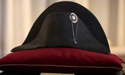 Napolyon’un şapkası rekor fiyata satıldı