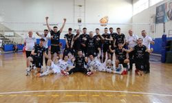 Nazilli Belediyespor Voleybol Takımı set vermeden kazandı