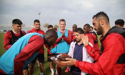 Sivasspor'da Samba Camara'ya sürpriz doğum günü kutlaması