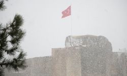 Tarihi Harput Mahallesi’nde kar etkisi artırdı, göz gözü görmedi