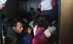 Manisa'da panelvan minibüste 33 kaçak göçmen yakalandı