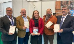 “Bitkilerin Profesörü” Ankara Kitap Fuarı’nda okuyucuları ile buluştu