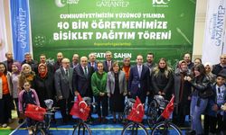 Büyükşehir, Nizip’te görev yapan öğretmenlere bisiklet dağıttı