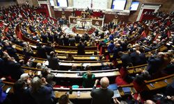 Fransa'da tartışmalı göç yasası kabul edildi