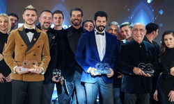 GQ Men of the Year 2023'te ödül alan Burak Özçivit, Gazze'de yaşanan katliama tepki gösterdi