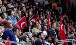 İzmit Belediyespor taraftarları Atatürk baskılı tişört giymeye davet etti