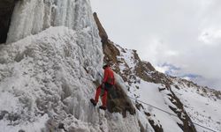 Buz tırmanışı yapmak isteyen dağcılar küresel ısınma etkisine takılıyor