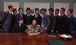 Gazi Mustafa Kemal Atatürk'ü canlandıran Yiğit Özşener, makyaj için Tahran'a gitti
