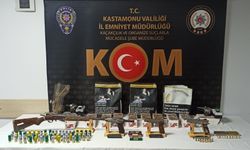 Kastamonu’da 5 farklı adrese kaçakçılık operasyonu: 4 gözaltı