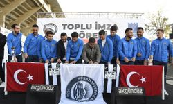 Kuşadasıspor, 8 futbolcu ile sözleşme imzaladı