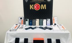 Polisten kaçak cep telefonu operasyonu