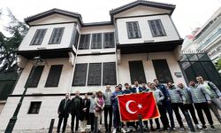 Tofaş Basketbol Takımı, Atatürk’ün evini ziyaret etti