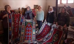 Kayseri'de tarihi medrese kilim dokuyan kadınlara gelir kapısı oldu