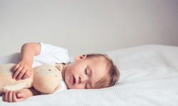Bebeklerde uyku saatlerini düzenlemenin 5 etkili yolu