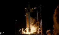 NASA'dan yeni görev: Dragon uzay aracı Falcon-9 roketi ile fırlatıldı