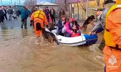  Rusya'da sel felaketi! Binlerce ev sular altında, acil durum ilan edildi...
