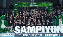 Beşiktaş Safi Çimento, düzenlenen törenle kupasına kavuştu