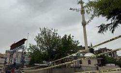 Cami minaresinin yıkılma tehlikesi nedeniyle çevresindeki binalara tahliye kararı verildi