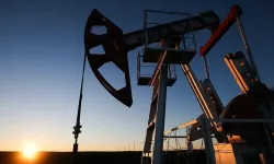 İran-İsrail gerilimiyle petrol fiyatlarında kısa vadede "keskin dalgalanmalar" öngörülüyor