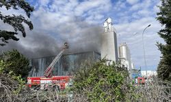 Konya'da fabrika deposunda yangın çıktı