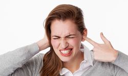 Kulak çınlaması: Nedenleri, belirtileri ve tedavi yöntemleri