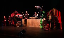 Pursaklar’da ‘‘Bulgaristan Pirin’den Folklor Sihri’’ tiyatro oyunu sahnelendi